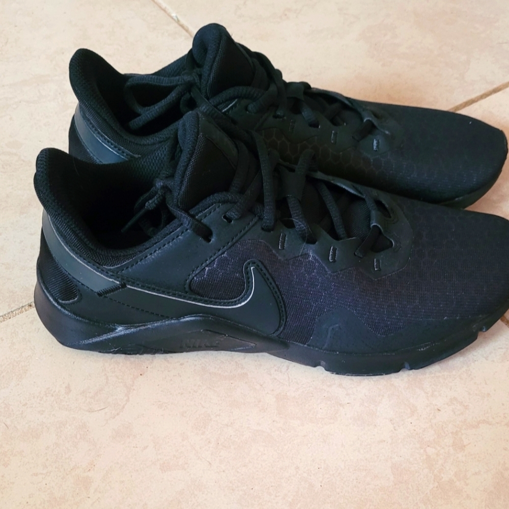 Nike Legend Essentials 2